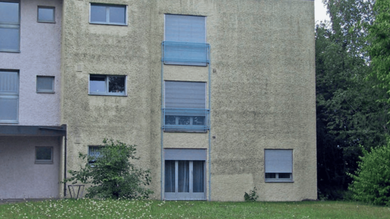 35-jährige Fassade mit Kunststoffputz